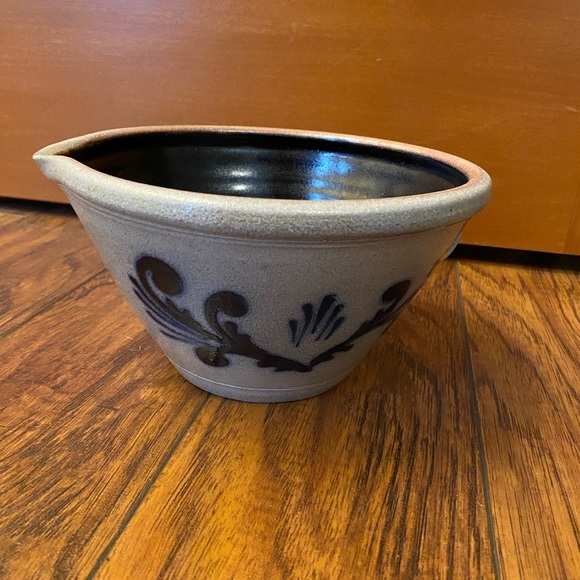Wisconsin Pottery Salt Glazed Floral Mixing Bowl 8" Wide 1995 Handled Vintage - Picture 3 of 8